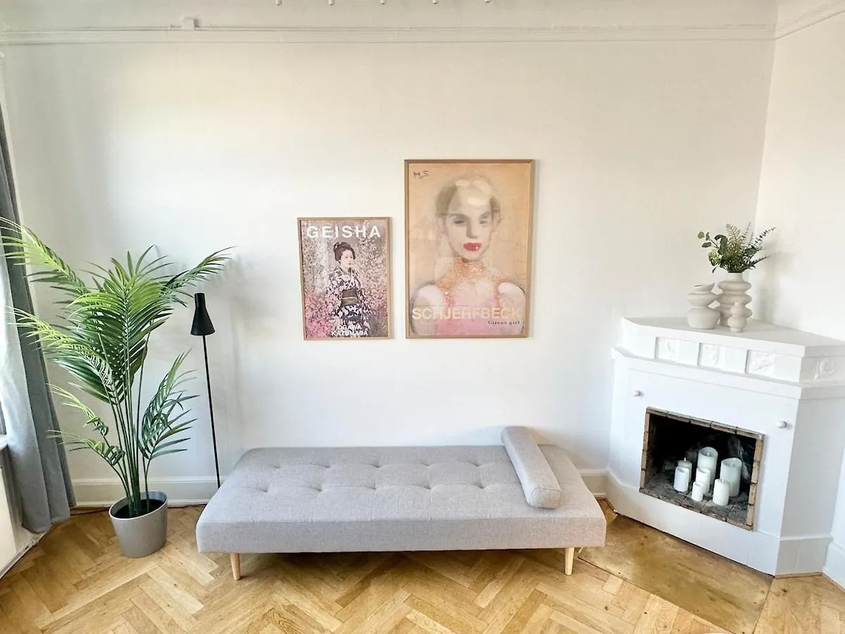 Deluxe 4 Bedrooms 180 M2 Canal View Prime Location Copenhagen Apartment
