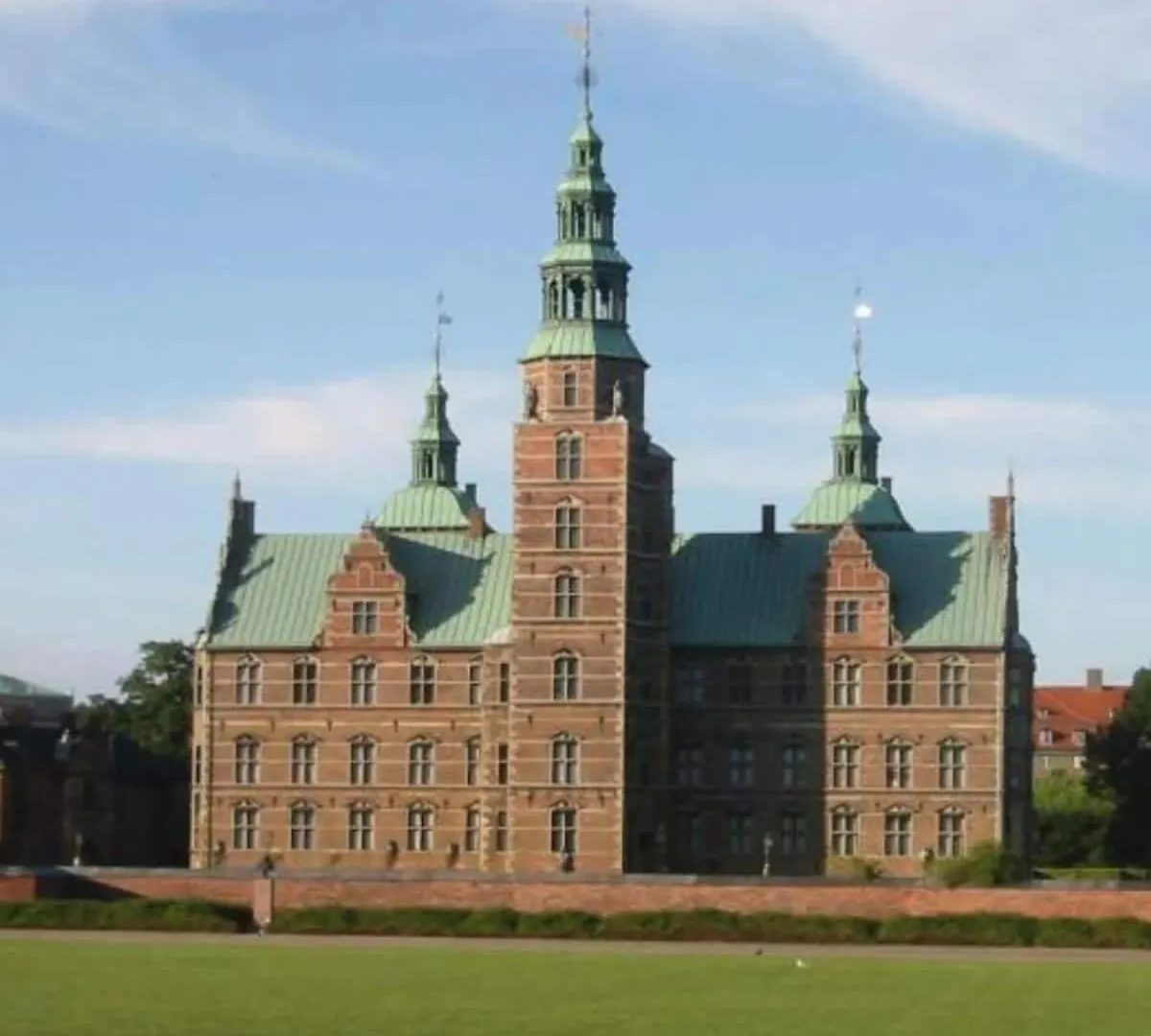 Deluxe 4 Bedrooms 180 M2 Canal View Prime Location Copenhagen Apartment