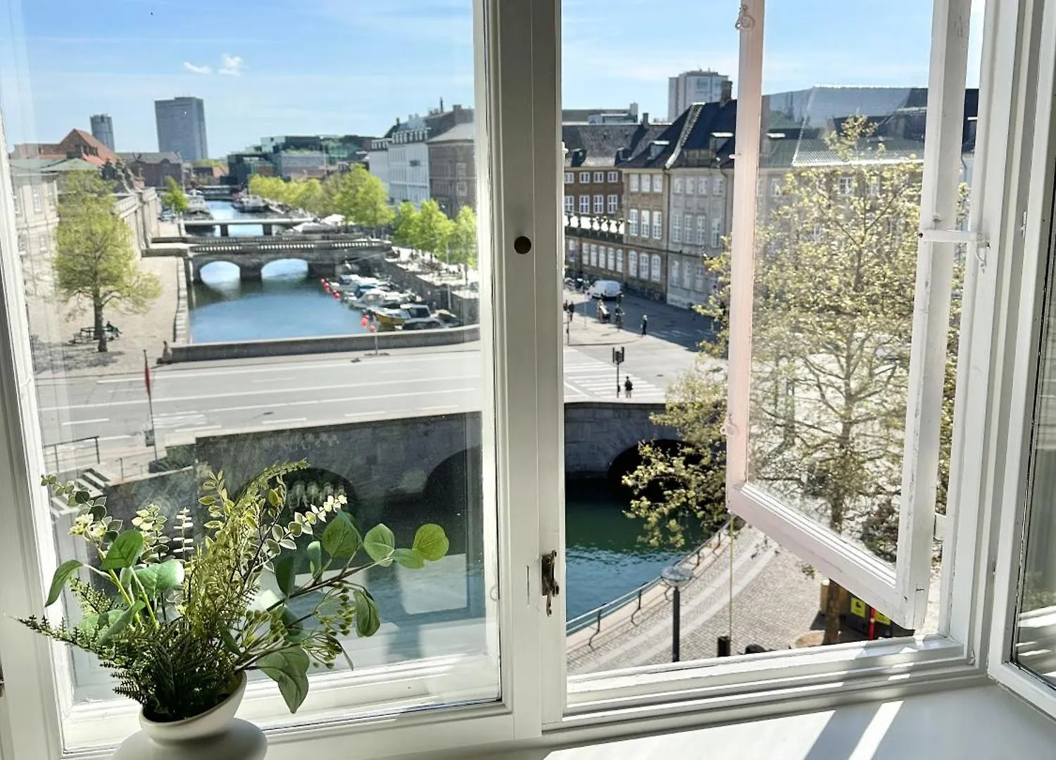 Contatos de Deluxe 4 Bedrooms 180 M2 Canal View Prime Location